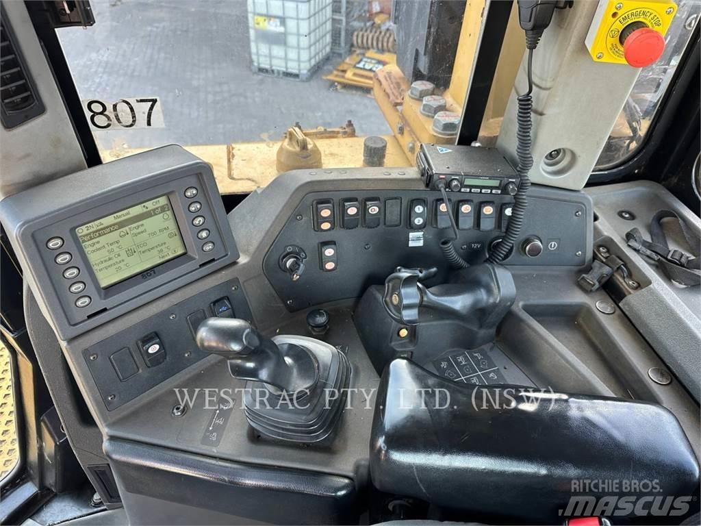 CAT D8T Bulldozer