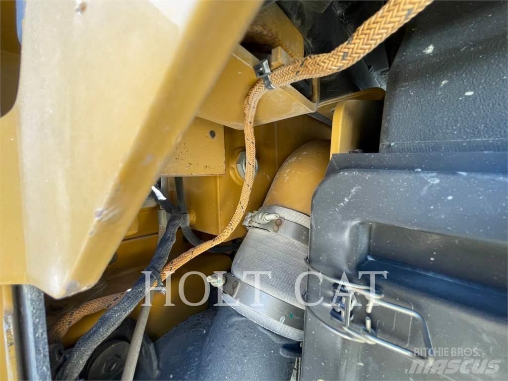 CAT D8T Bulldozer