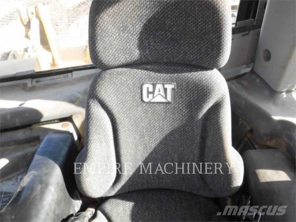 CAT D8T Bulldozer