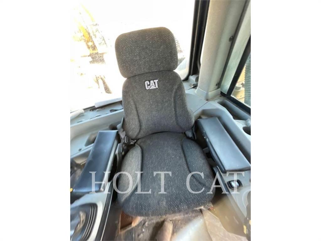 CAT D8T Bulldozer