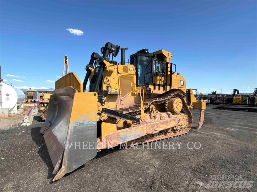 CAT D9 Bulldozer