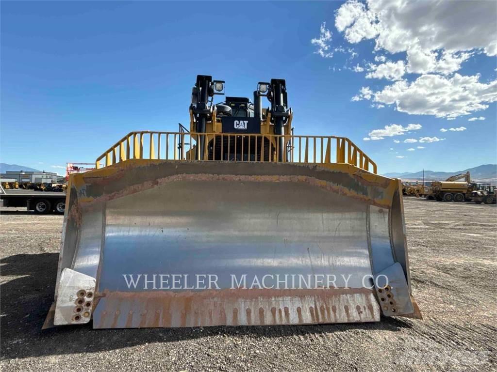 CAT D9 Bulldozer