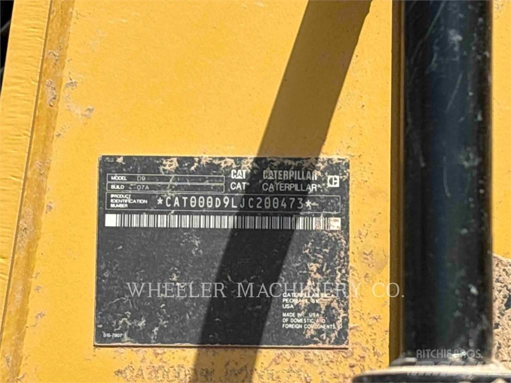CAT D9 Bulldozer