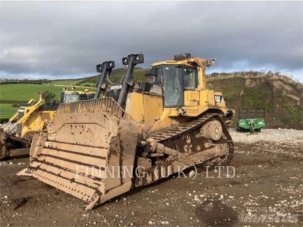 CAT D9 Bulldozer