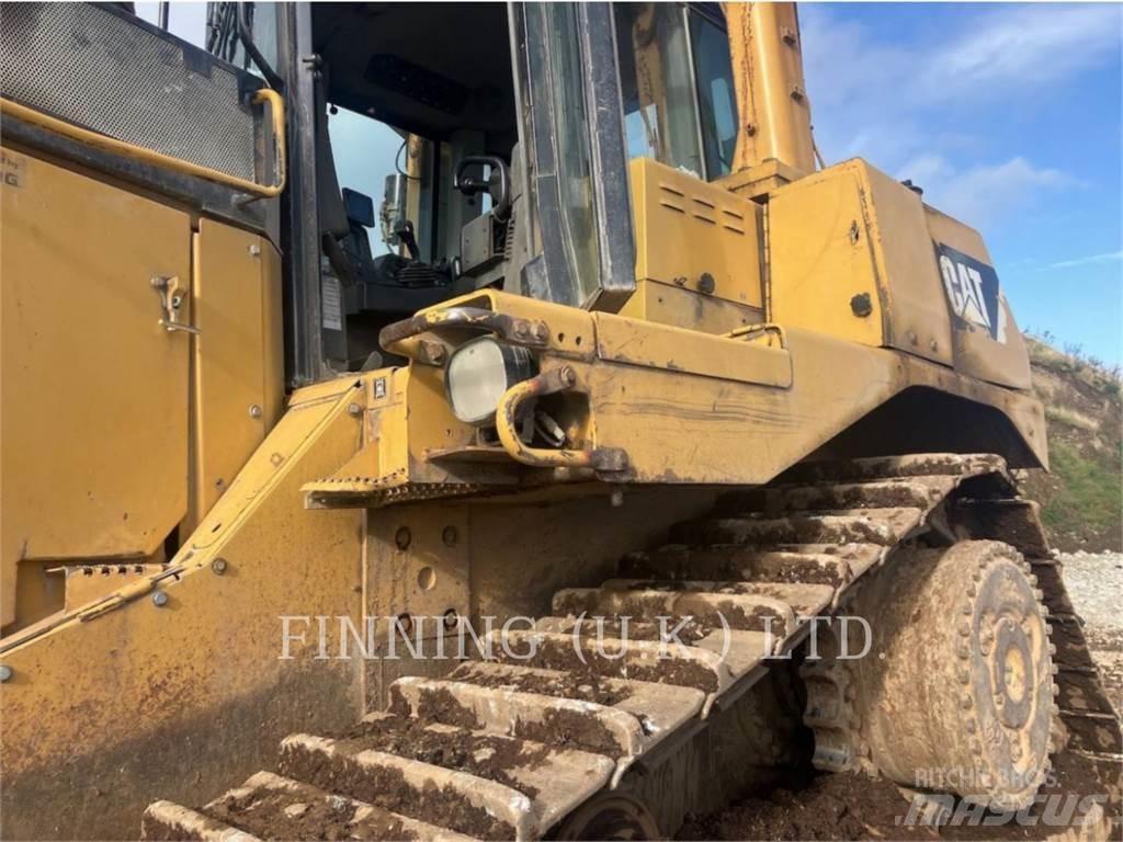 CAT D9 Bulldozer