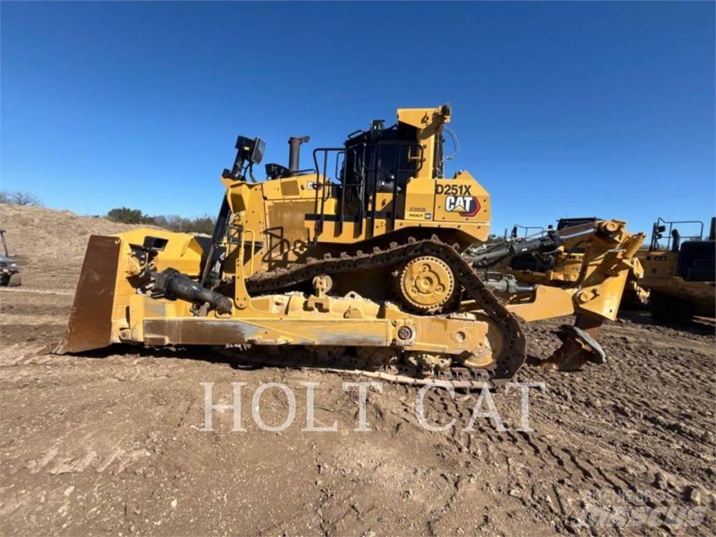 CAT D9 Bulldozer