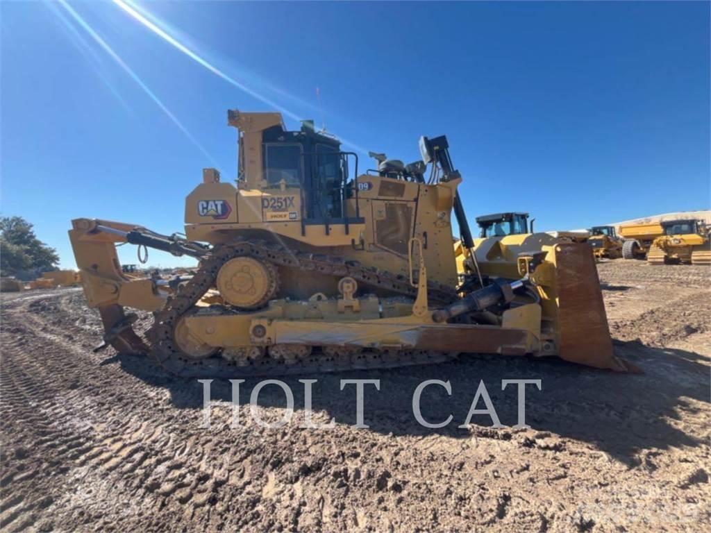CAT D9 Bulldozer