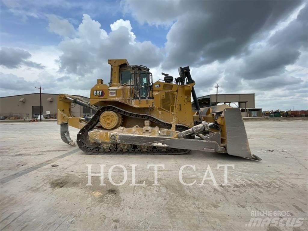 CAT D9 Bulldozer