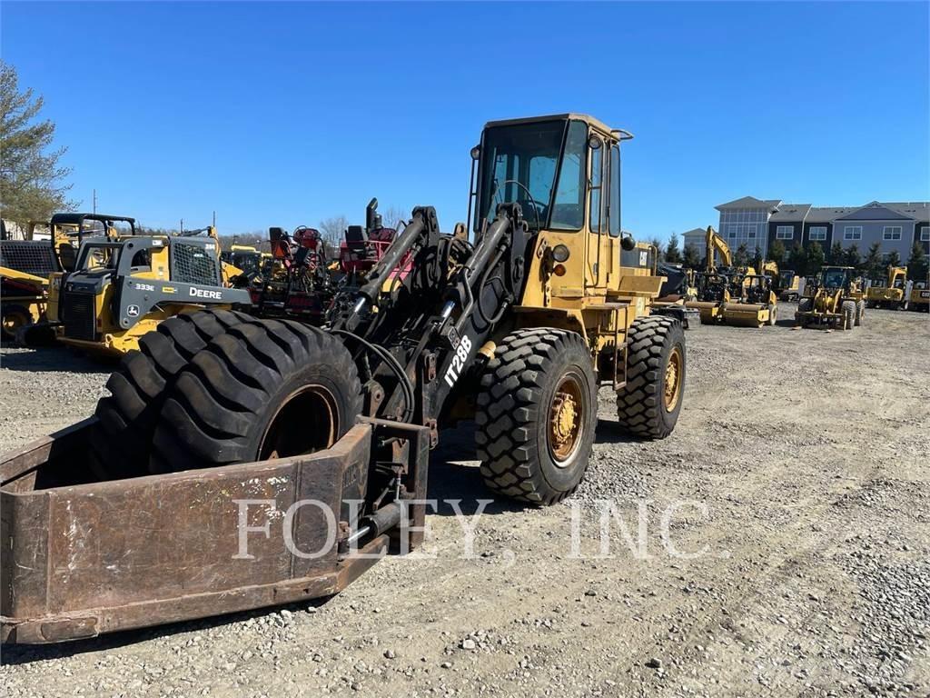 CAT IT28B Radlader