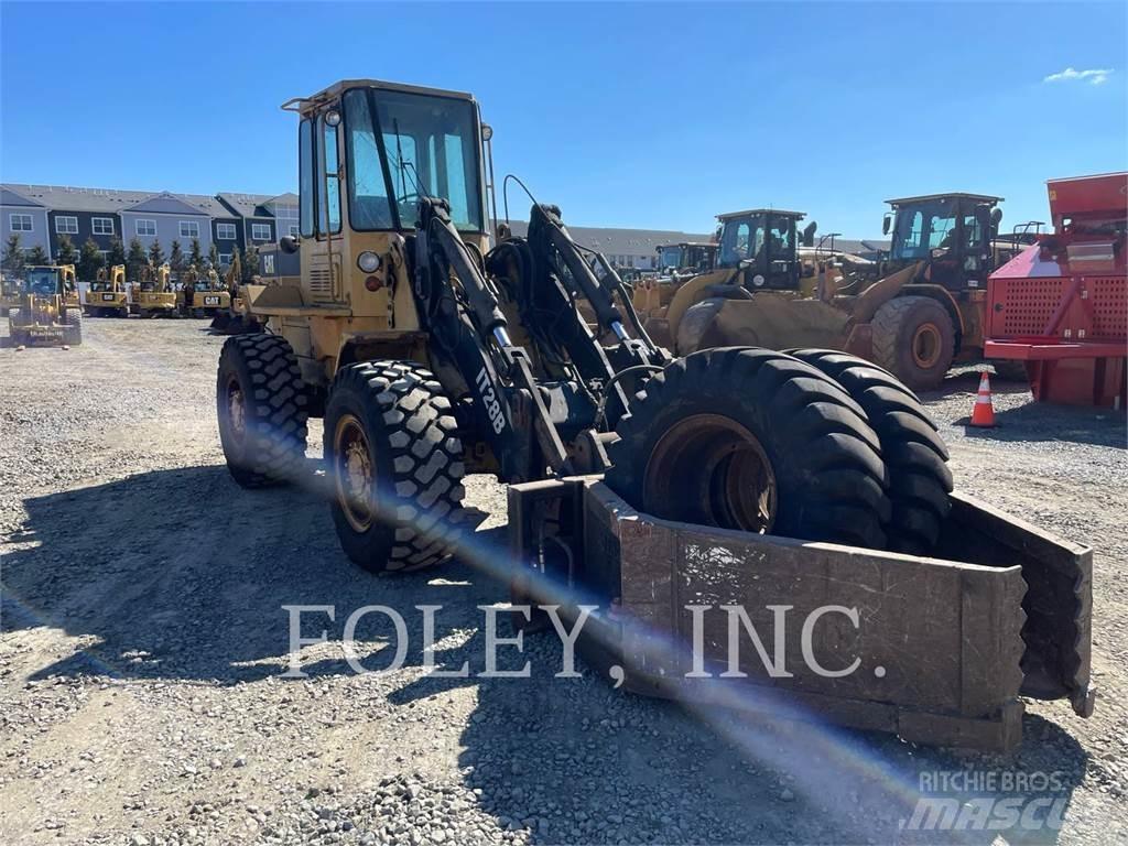 CAT IT28B Radlader