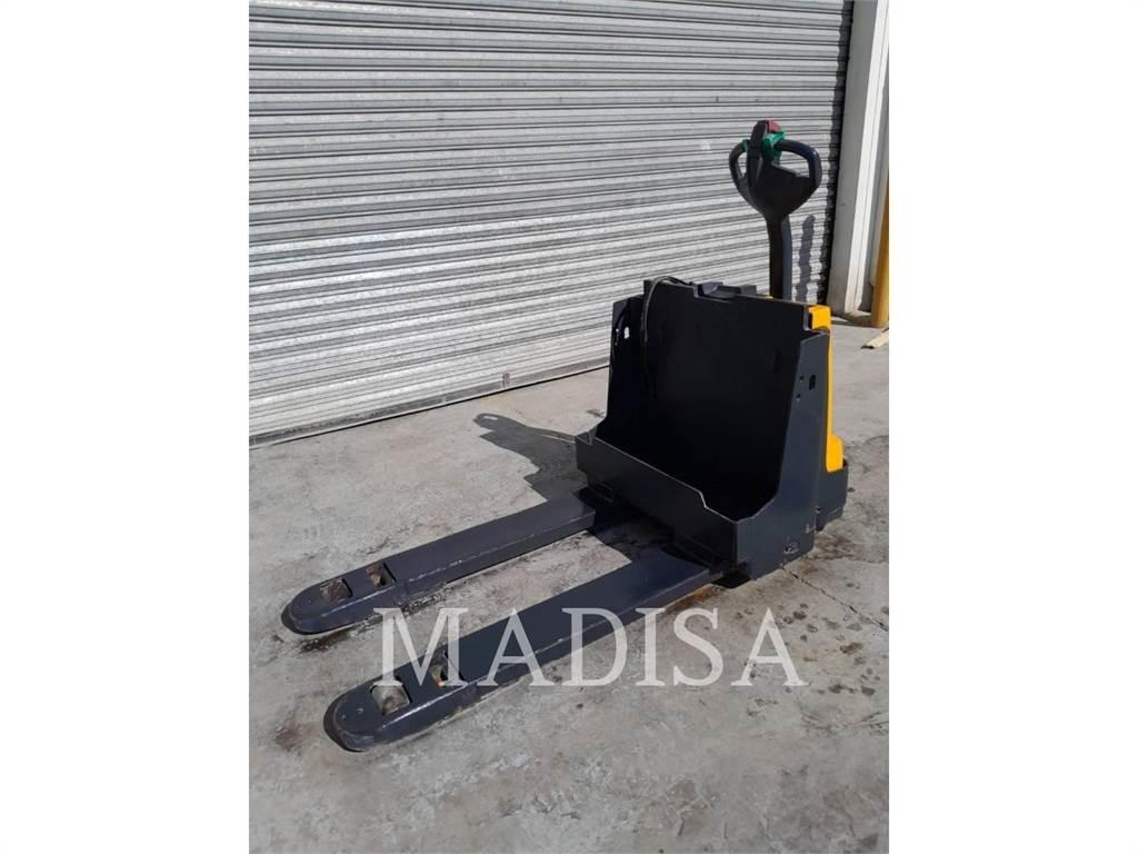 CAT LIFT TRUCKS EJE120E Golfwagen/Golfcart