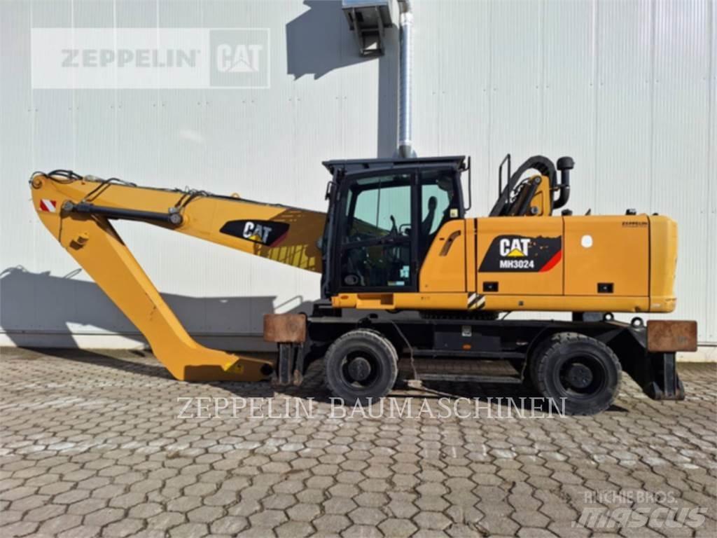 CAT MH3024 Abrissbagger