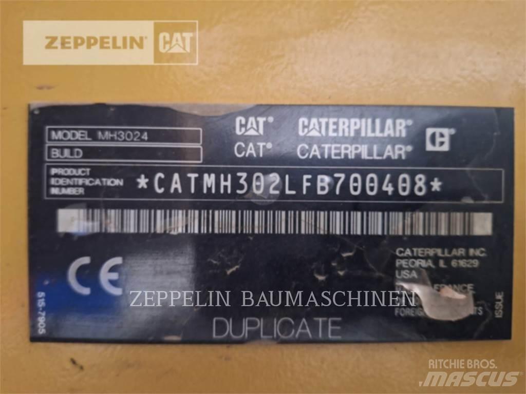CAT MH3024-06C Abrissbagger