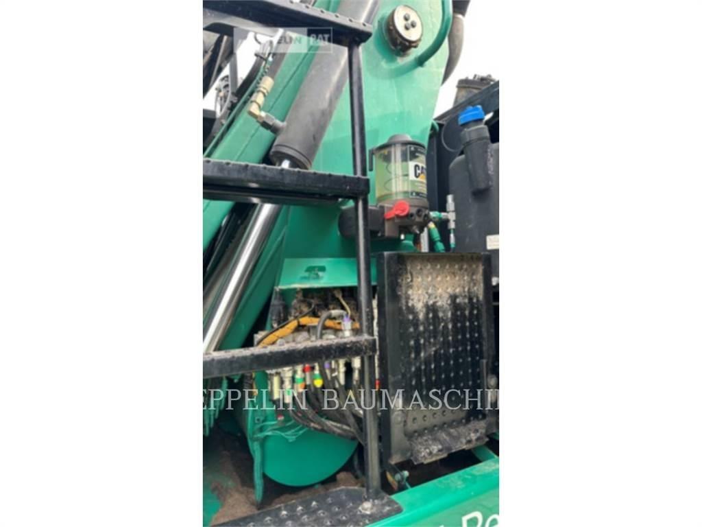 CAT MH3024-06C Abrissbagger