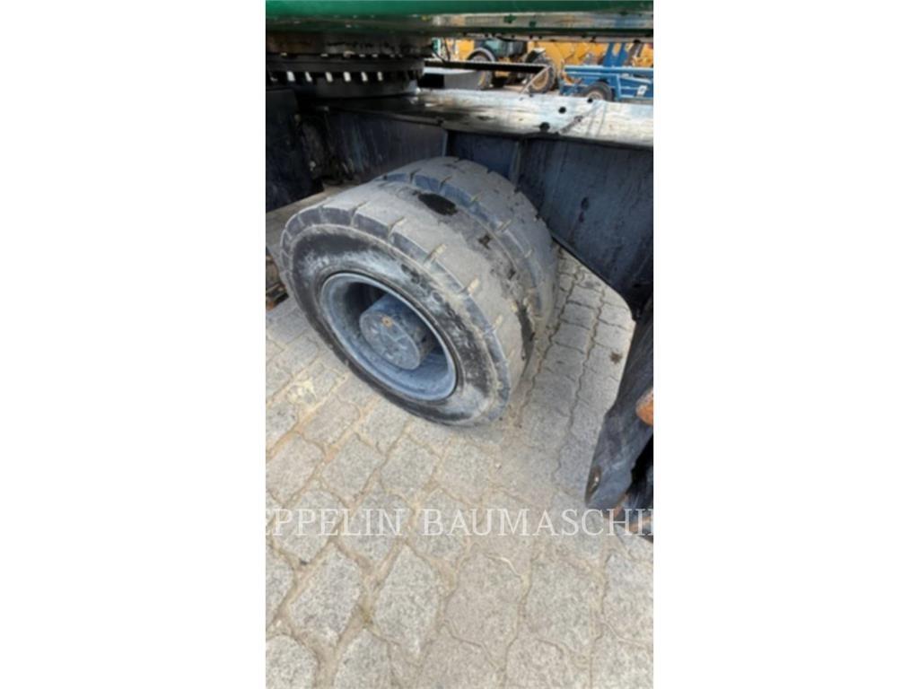 CAT MH3024-06C Abrissbagger