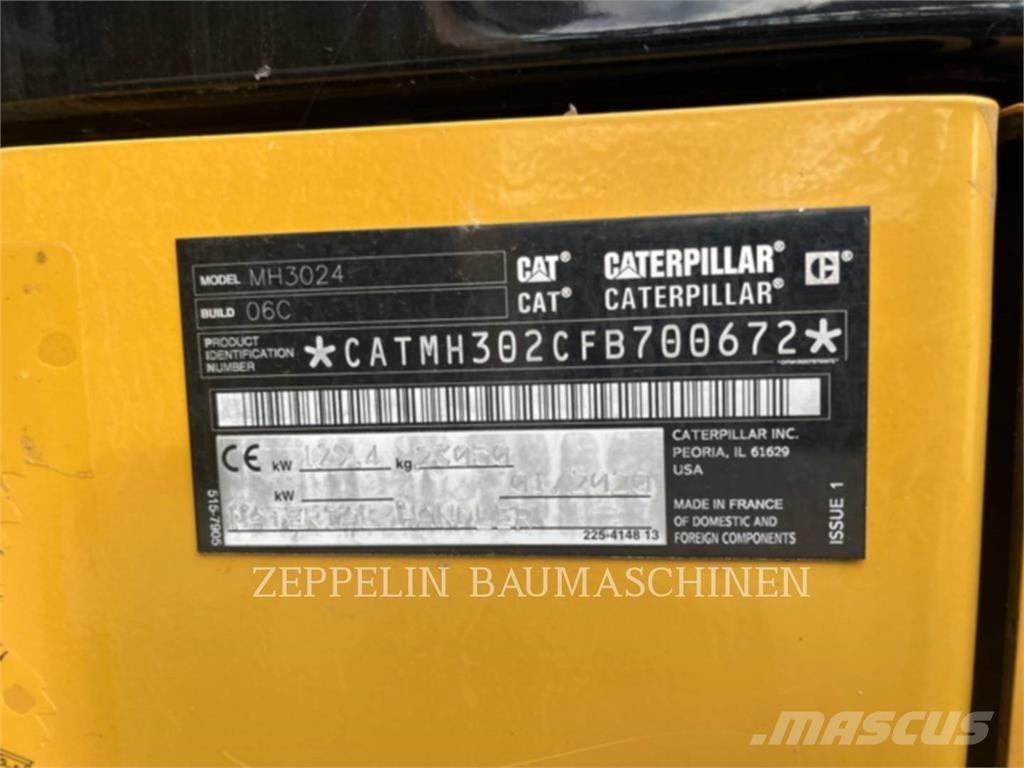 CAT MH3024-06C Abrissbagger