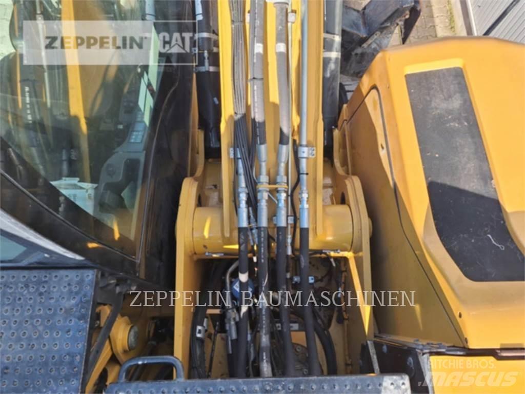 CAT MH3026-06C Abrissbagger