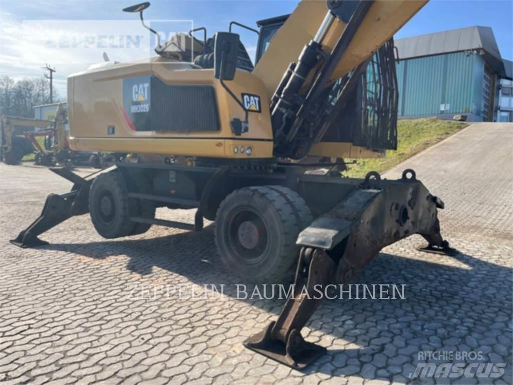 CAT MH3026-06C Abrissbagger