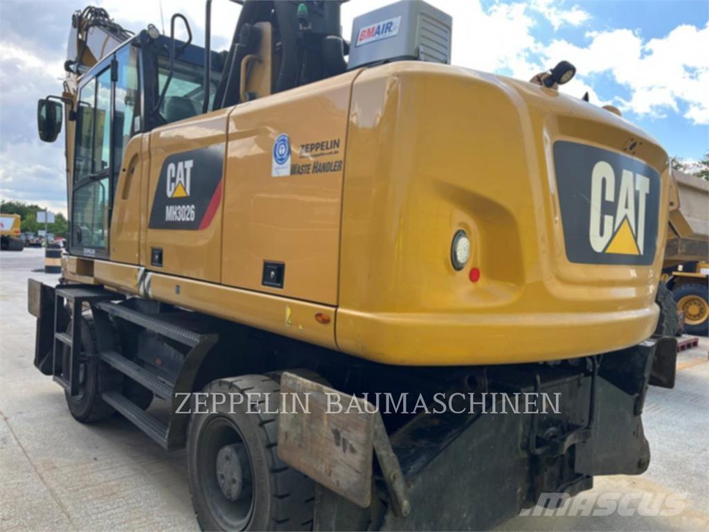CAT MH3026-06C Abrissbagger