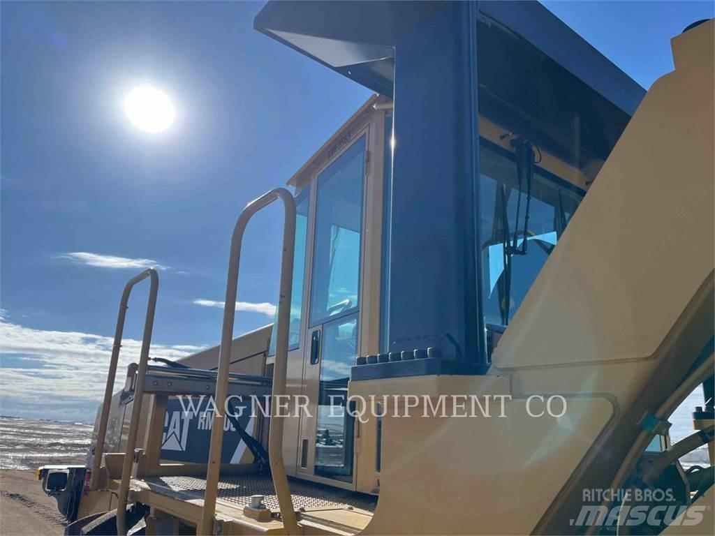 CAT RM300 Asphalt-Recycler