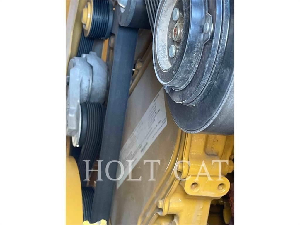 CAT RM400 CAB Asphalt-Recycler