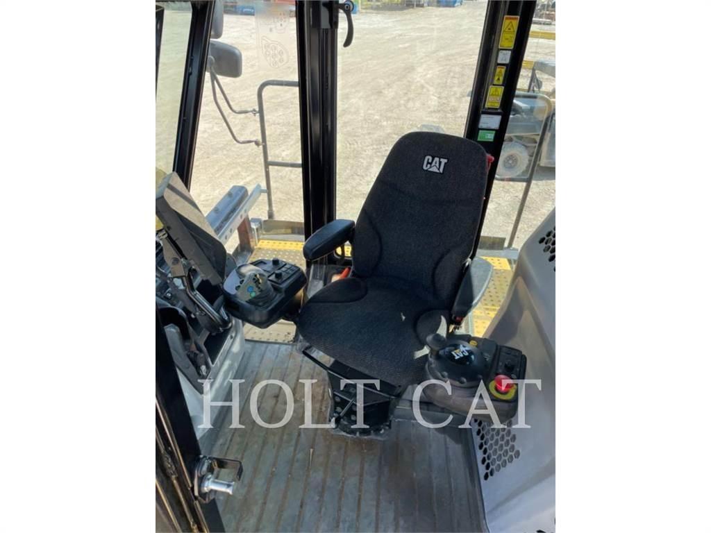 CAT RM400 CAB Asphalt-Recycler