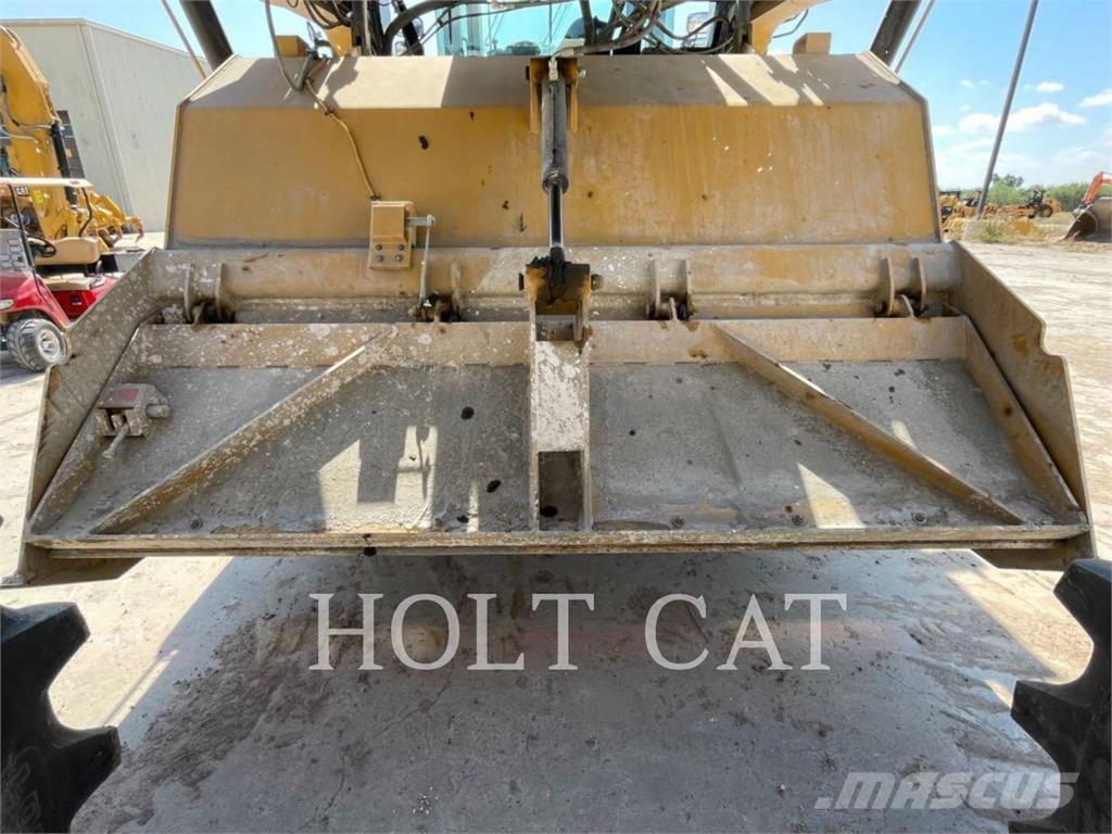 CAT RM500B CAB Asphalt-Recycler