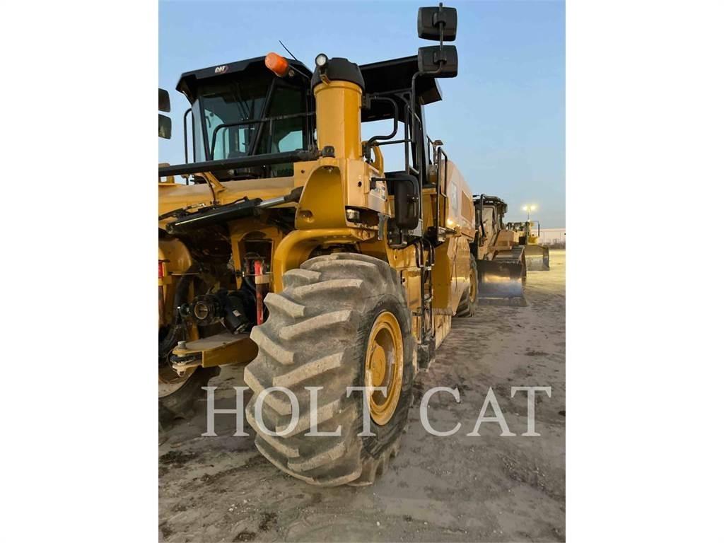 CAT RM800 Asphalt-Recycler