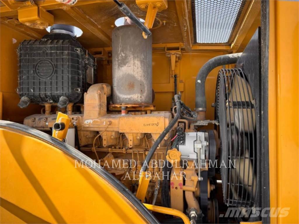 CAT SEM660D Radlader