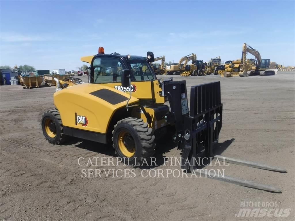 CAT TH255C Teleskoplader