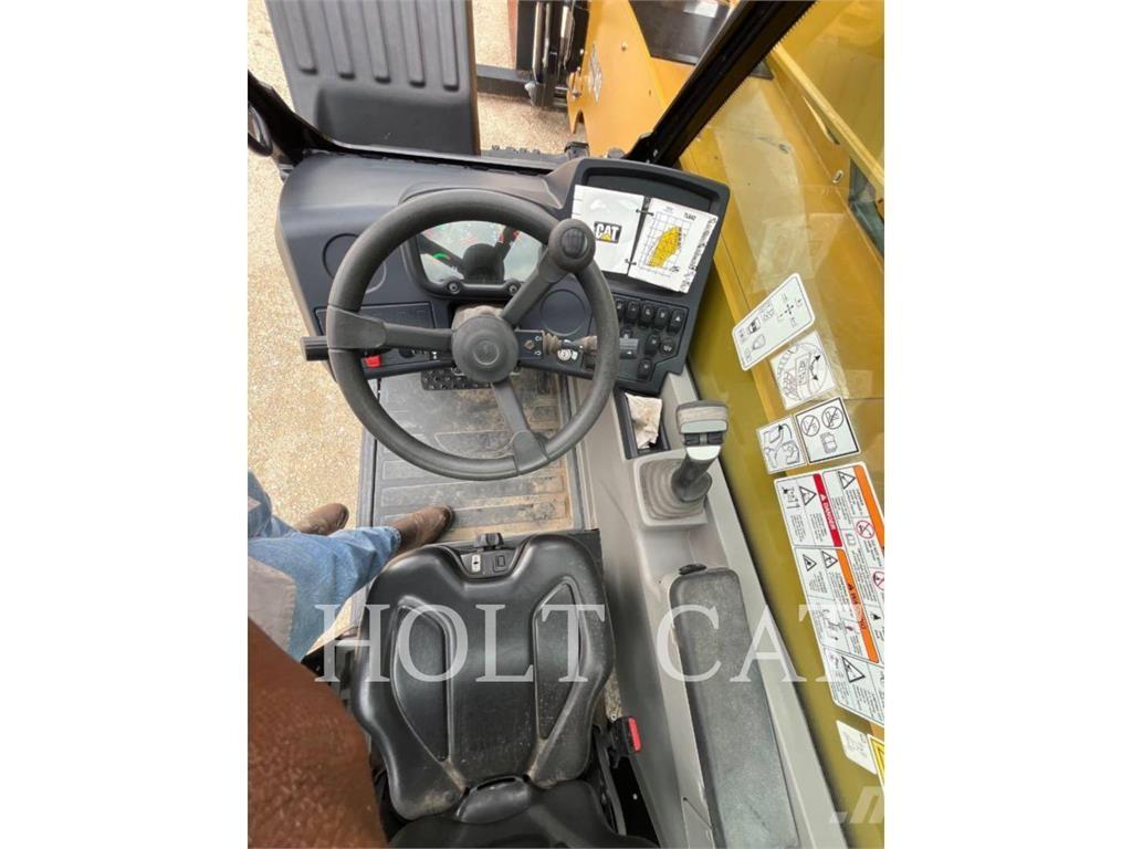 CAT TL642 Teleskoplader