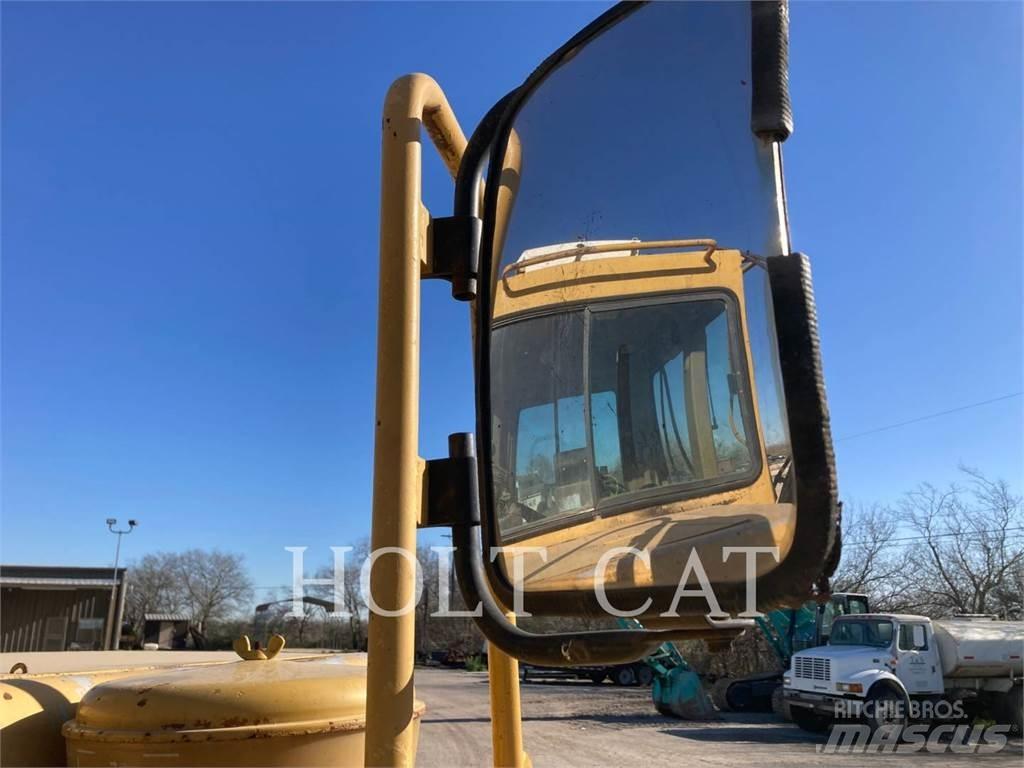 CAT W00 613C Schaber