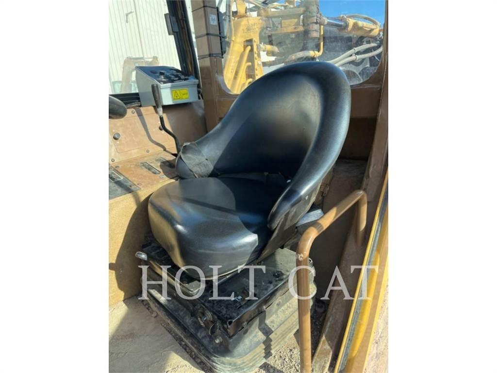 CAT W00 613C Schaber