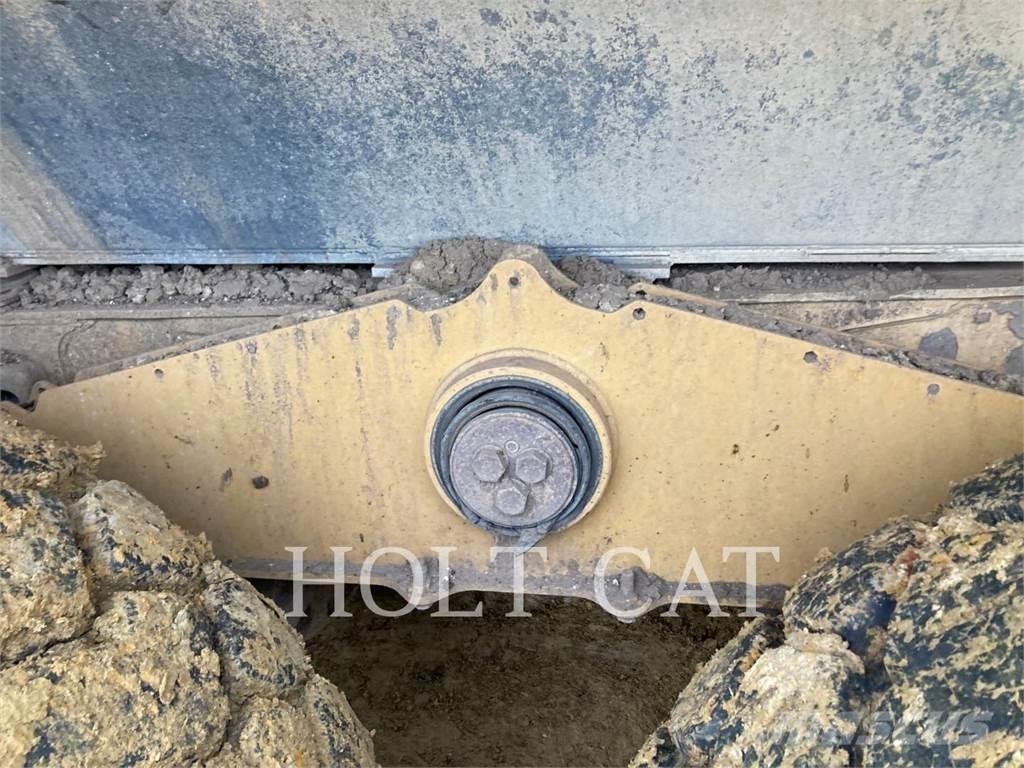 CAT W00 730 Dumper - Knickgelenk