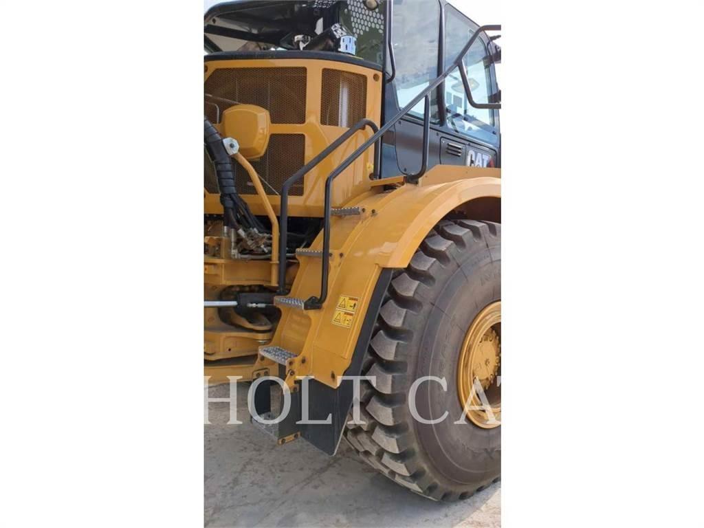 CAT W00 740GC Tankwagen