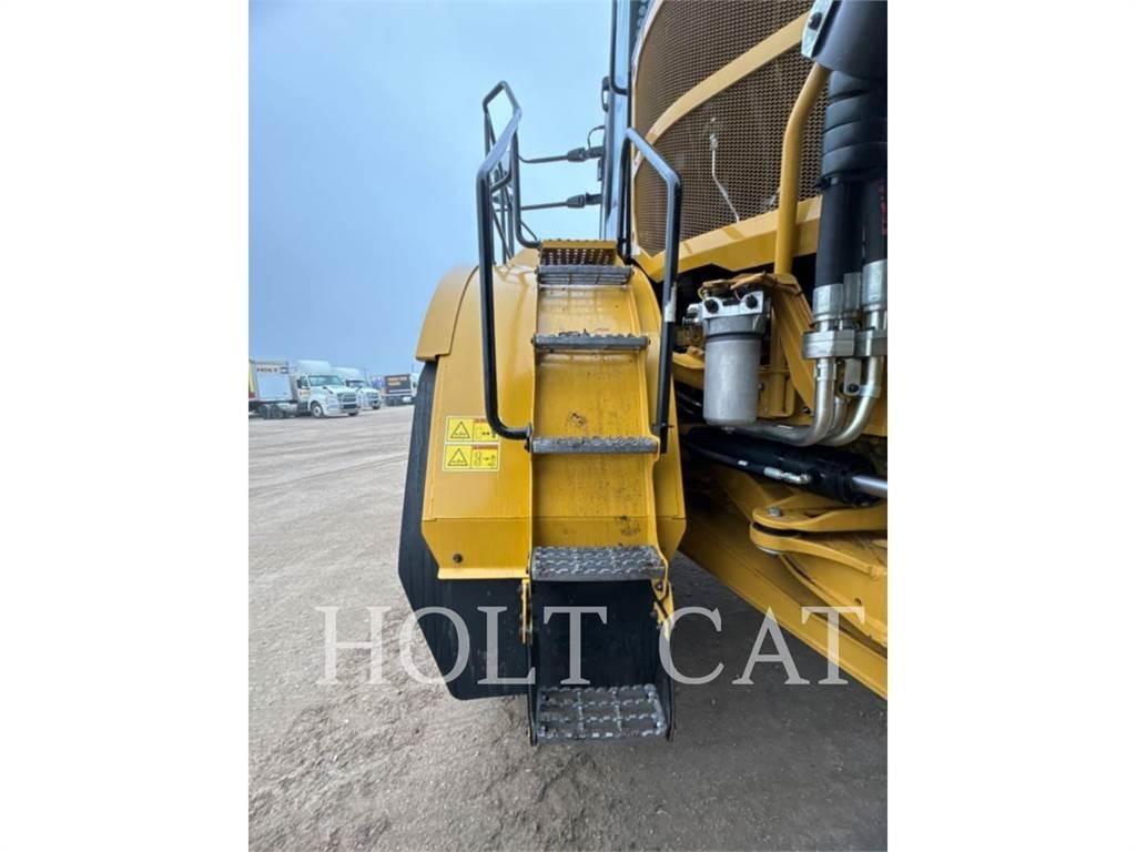 CAT W00 740GC Tankwagen