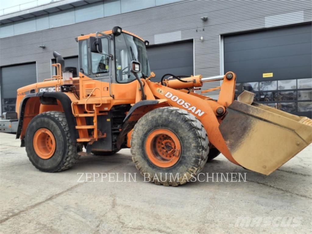 Doosan DL300 Radlader