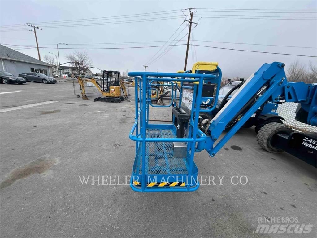 Genie GS4390 RT Scheren-Arbeitsbühnen