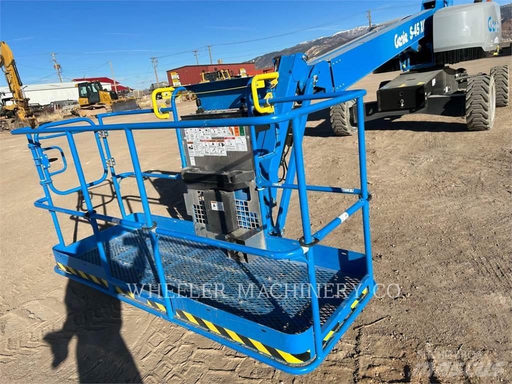 Genie S45XC Gelenkteleskoparbeitsbühnen