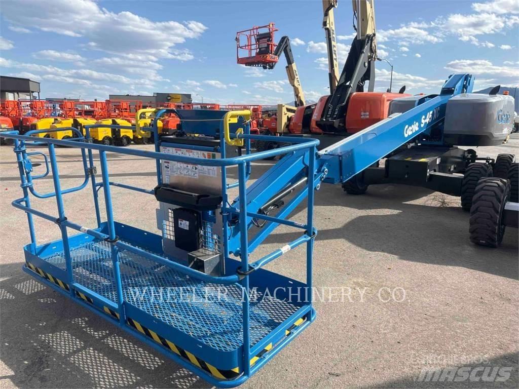 Genie S45XC Gelenkteleskoparbeitsbühnen