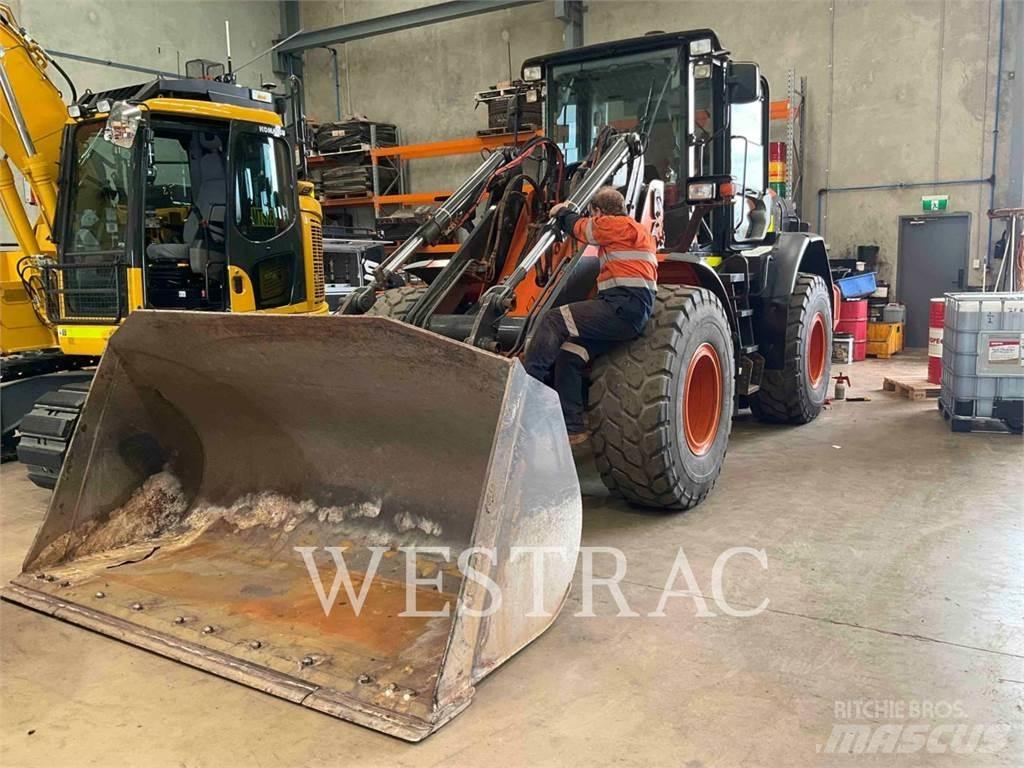 Hitachi ZW180-5B Radlader