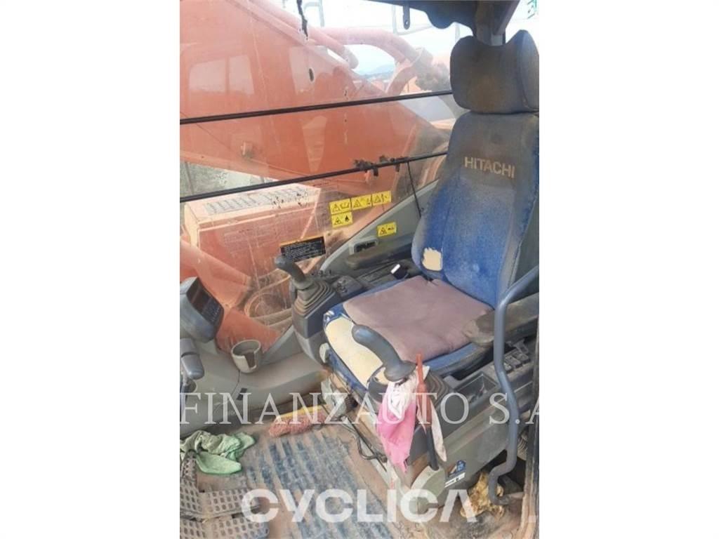 Hitachi ZX670 Raupenbagger