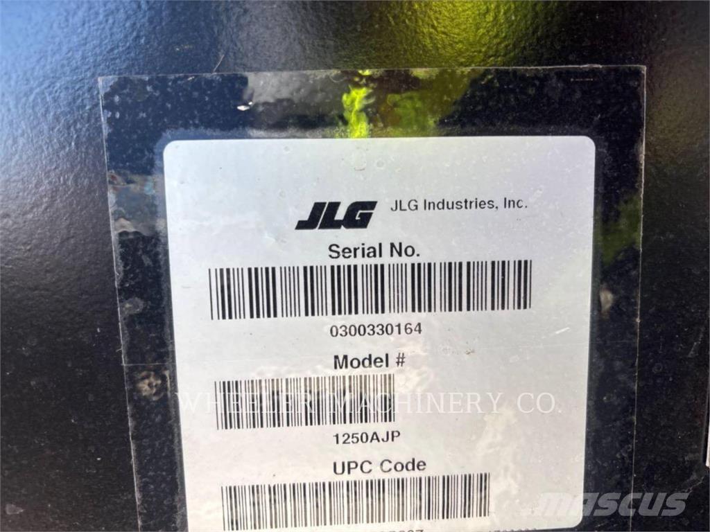 JLG 1250AJP Gelenkteleskoparbeitsbühnen