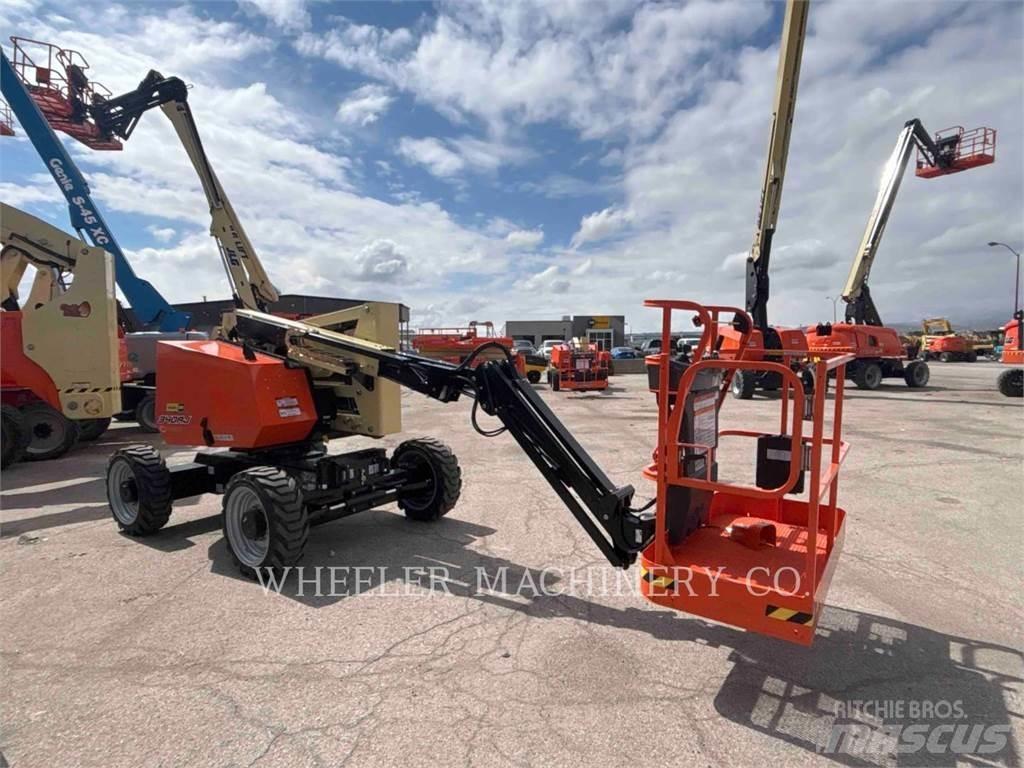 JLG 340AJ Gelenkteleskoparbeitsbühnen