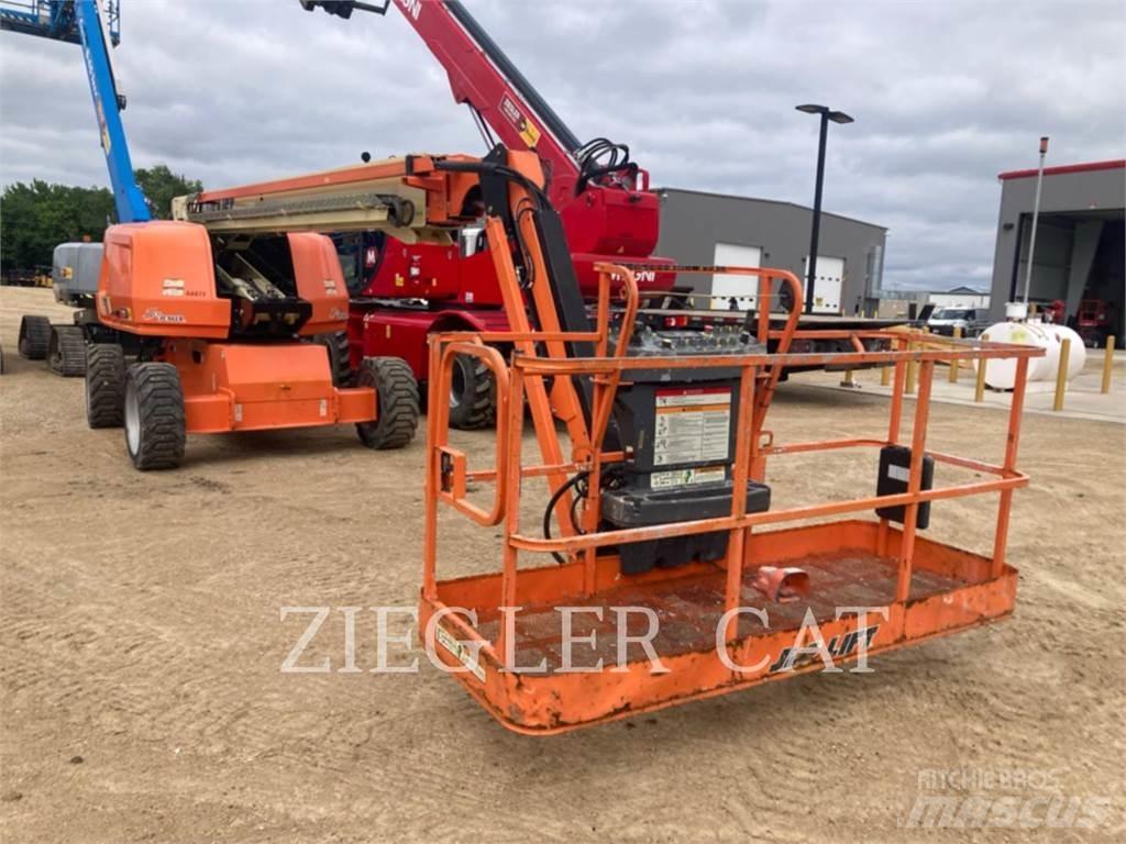 JLG 660SJ Gelenkteleskoparbeitsbühnen