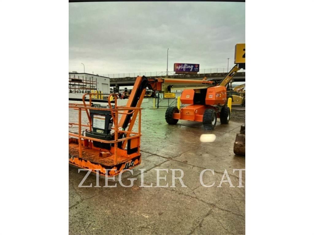 JLG 660SJ Articulated boom lifts