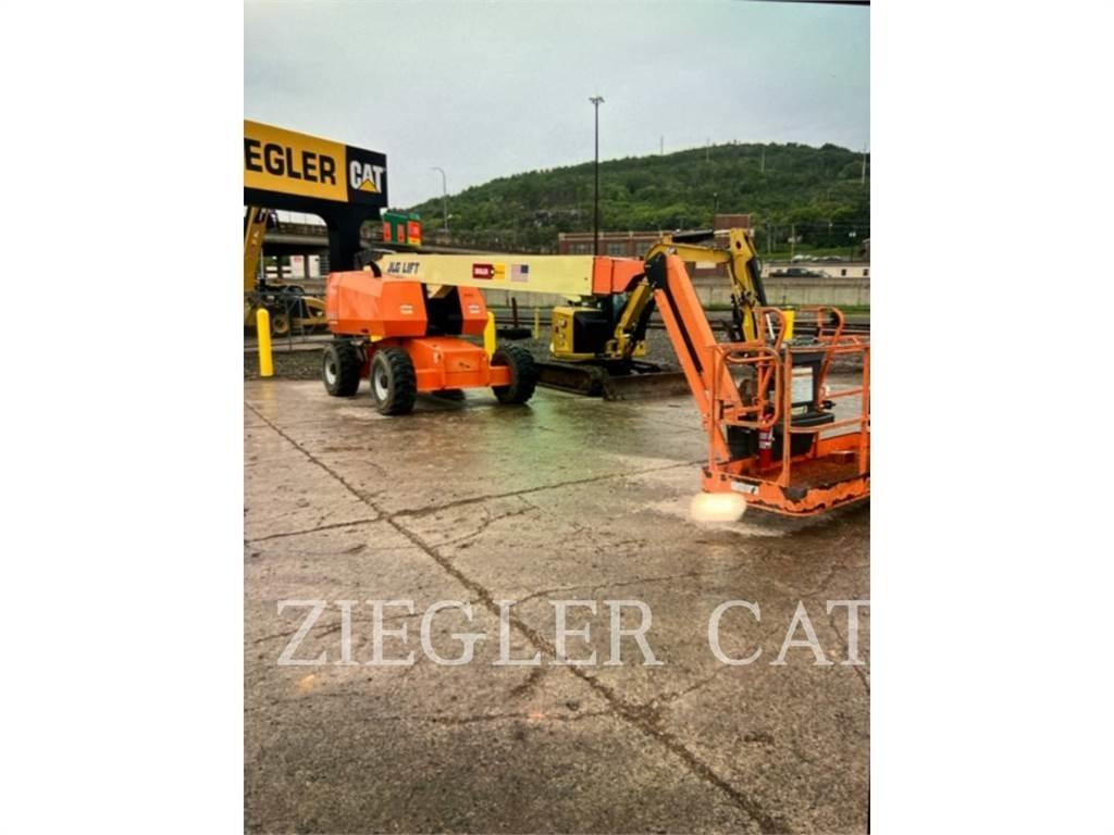 JLG 660SJ Articulated boom lifts