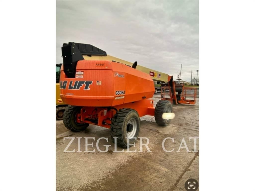 JLG 660SJ Articulated boom lifts