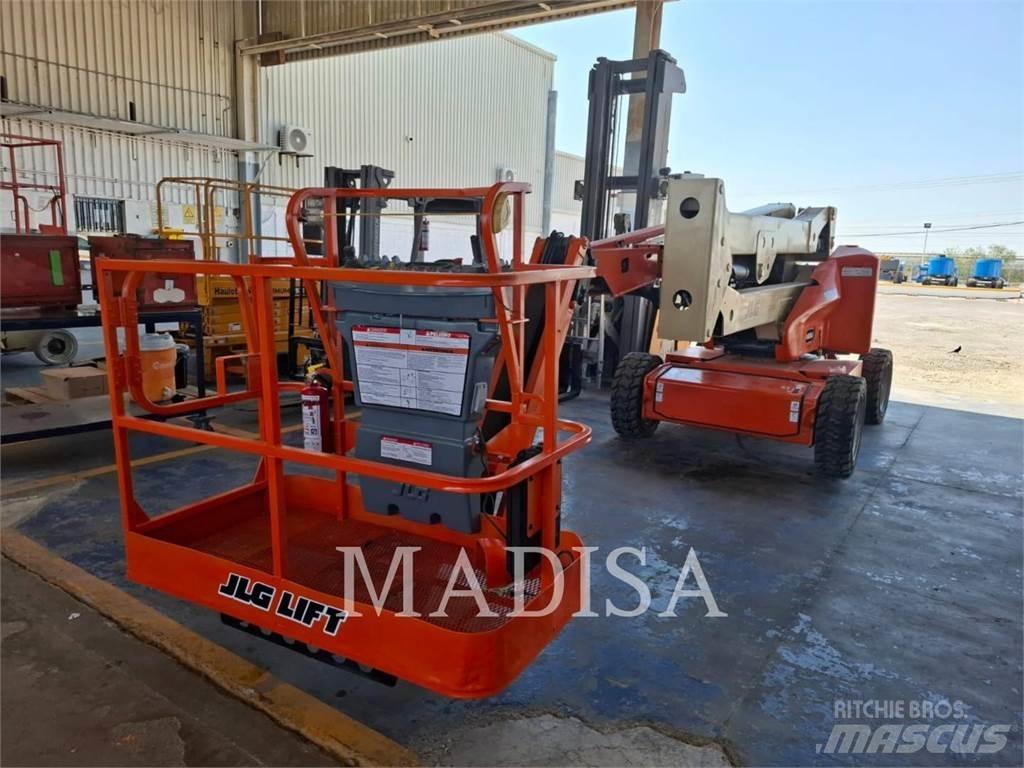 JLG E450AJ Gelenkteleskoparbeitsbühnen