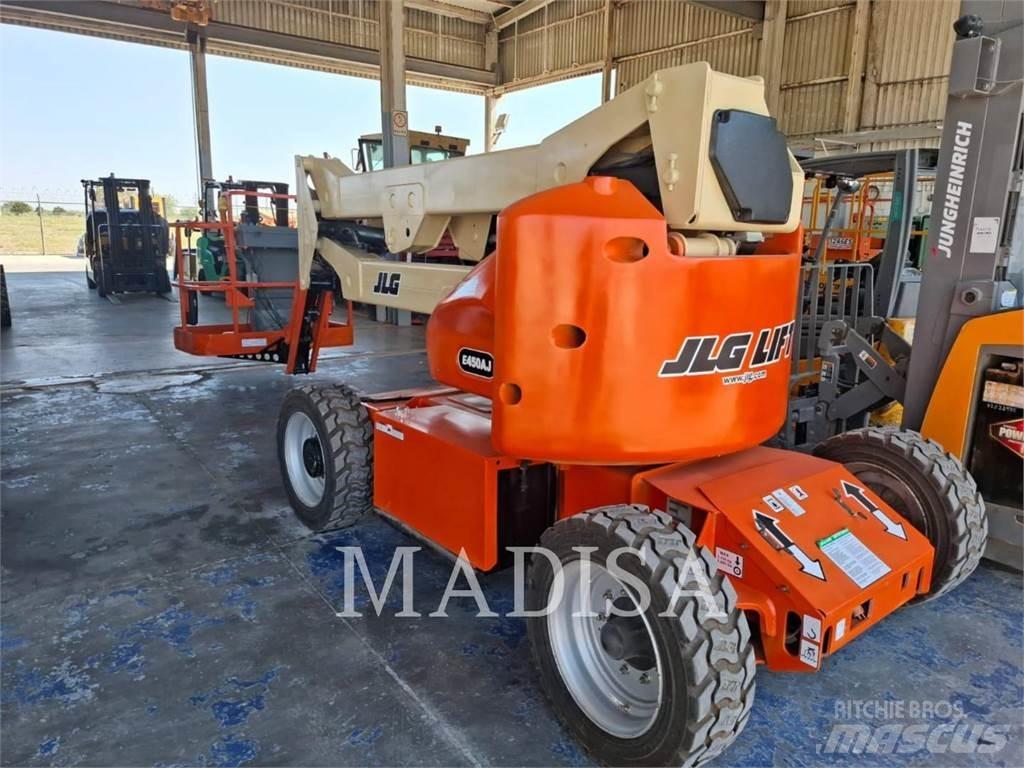 JLG E450AJ Gelenkteleskoparbeitsbühnen